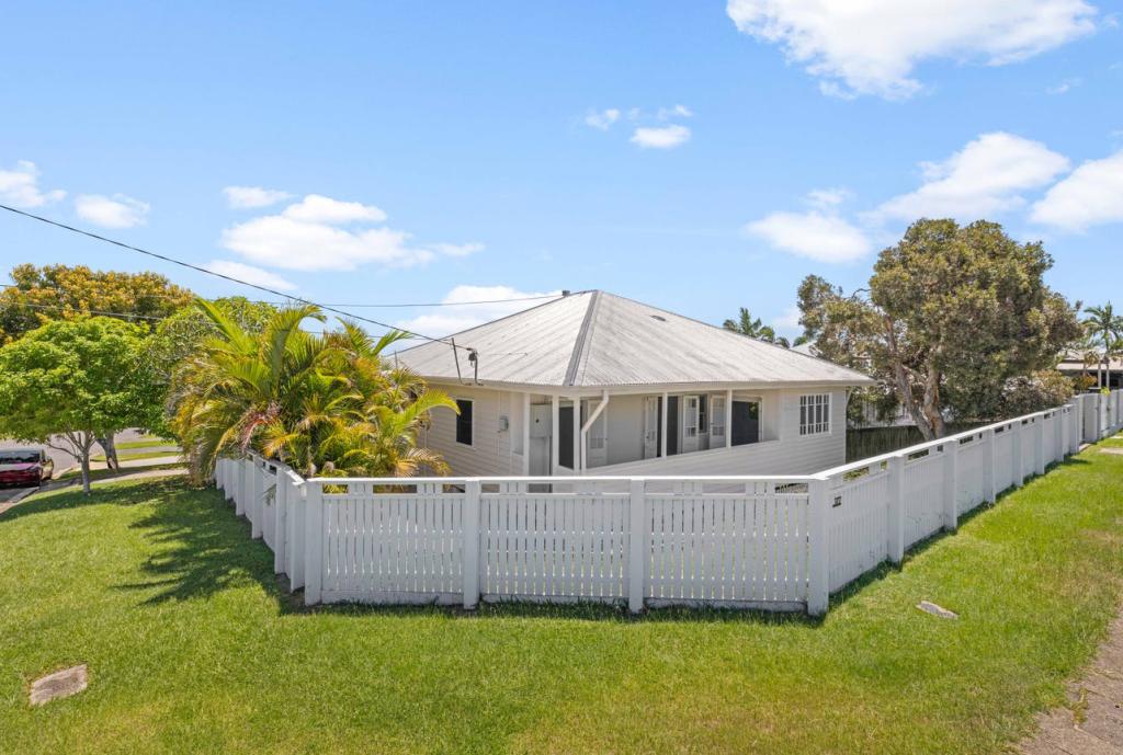 Young Family Moving to Queensland